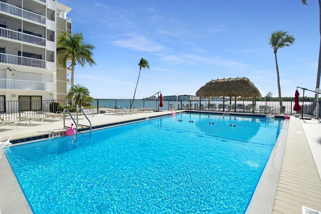 60 W Pelican Naples FL 34113