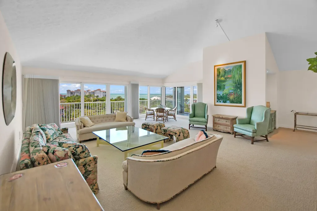 60 W Pelican Naples FL 34113