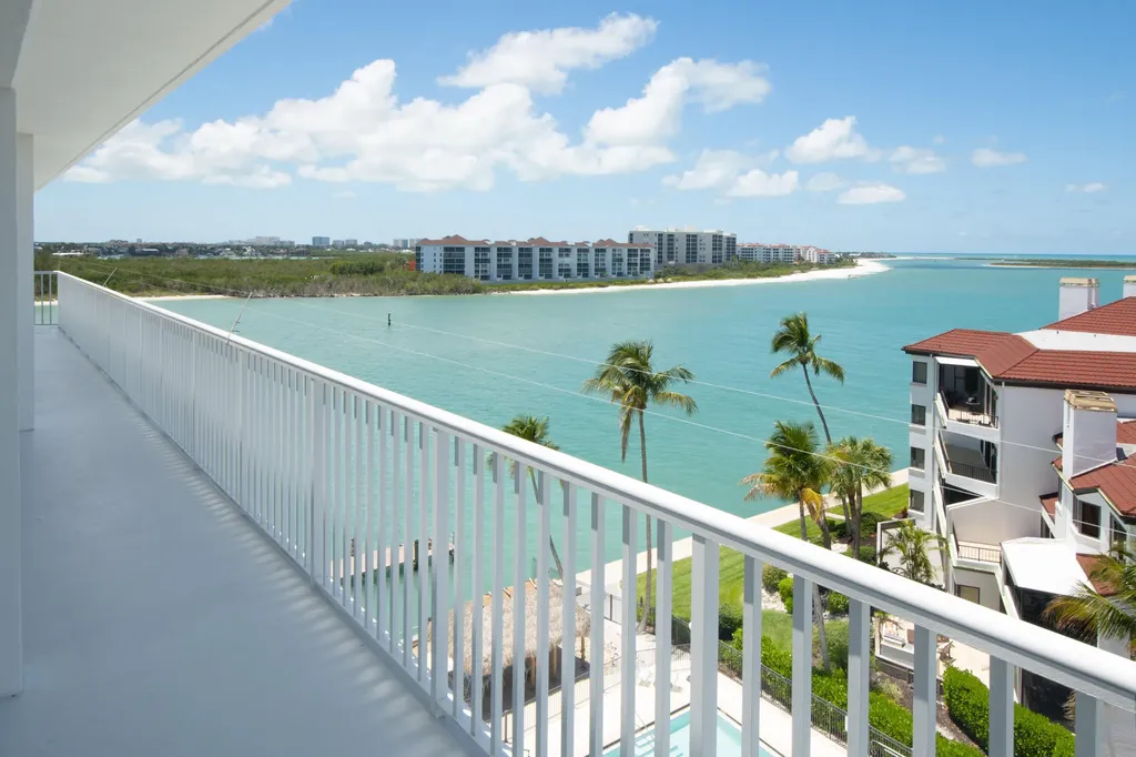 60 W Pelican Naples FL 34113