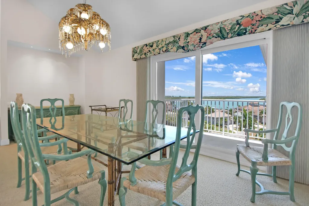 60 W Pelican Naples FL 34113