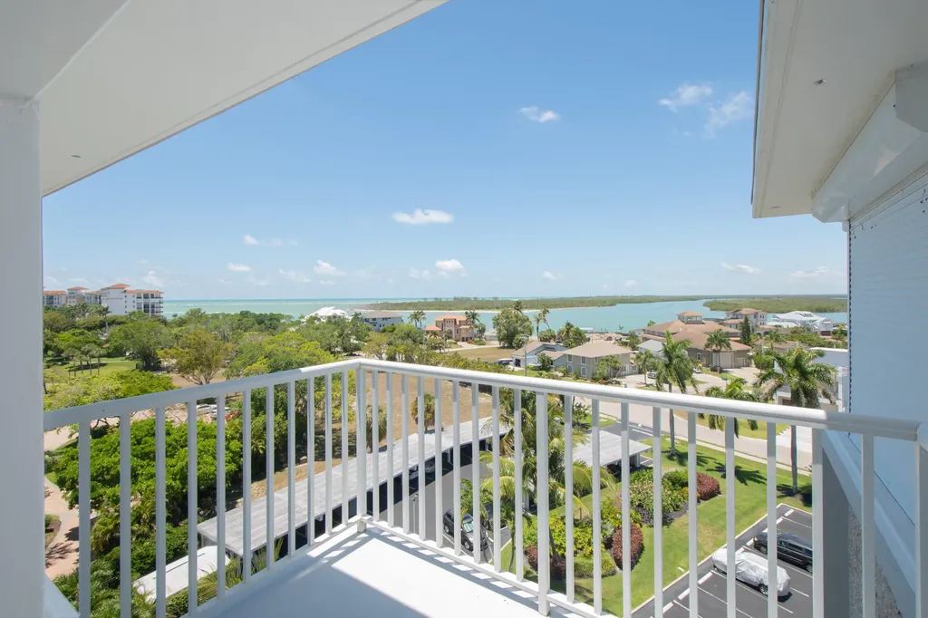 60 W Pelican Naples FL 34113