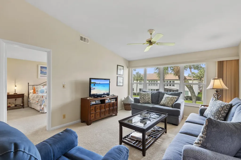 3532 Antarctic Circle Naples FL 34112