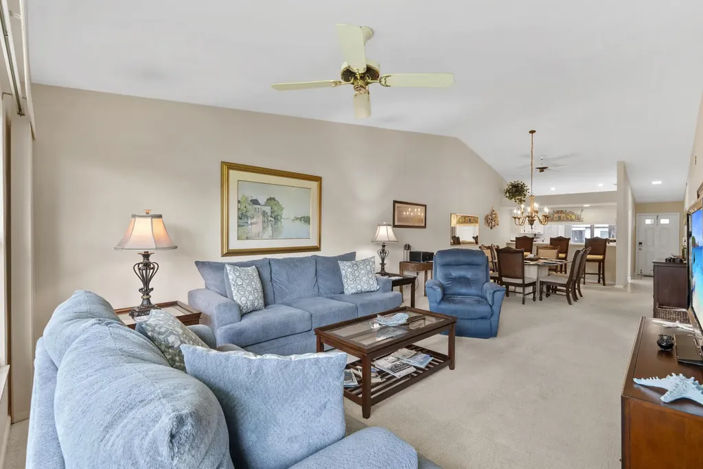 3532 Antarctic Circle Naples FL 34112