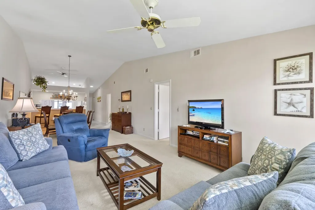 3532 Antarctic Circle Naples FL 34112