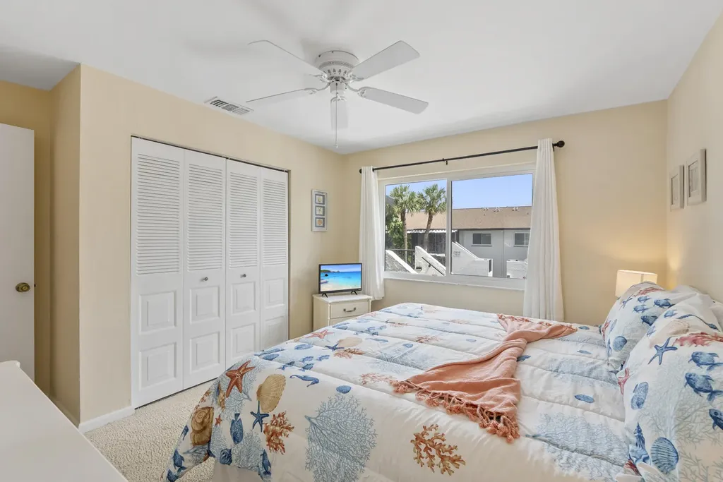 3532 Antarctic Circle Naples FL 34112