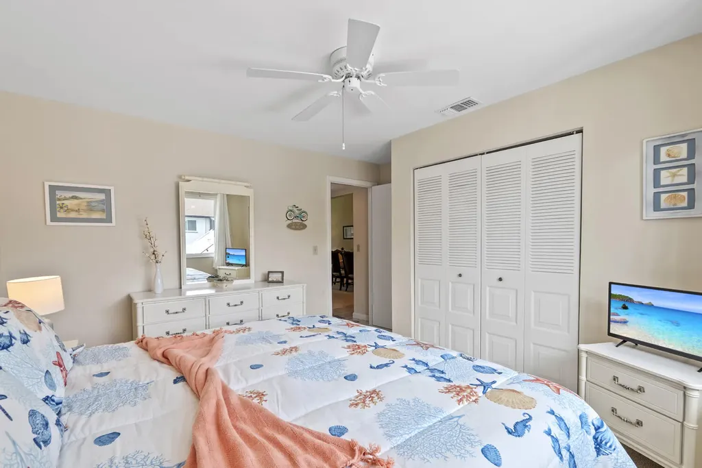 3532 Antarctic Circle Naples FL 34112