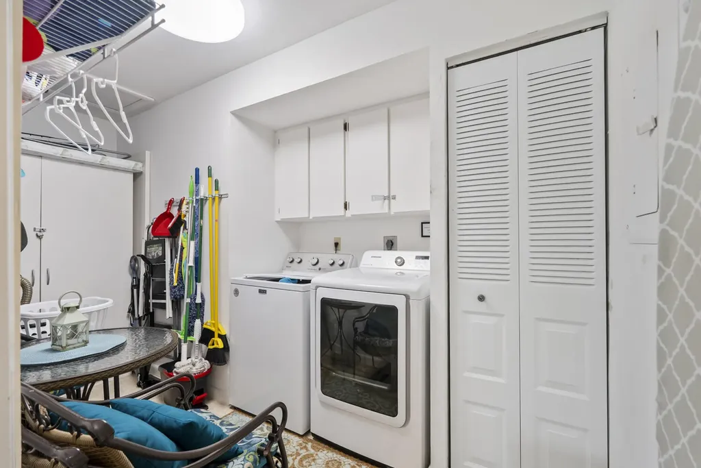 3532 Antarctic Circle Naples FL 34112