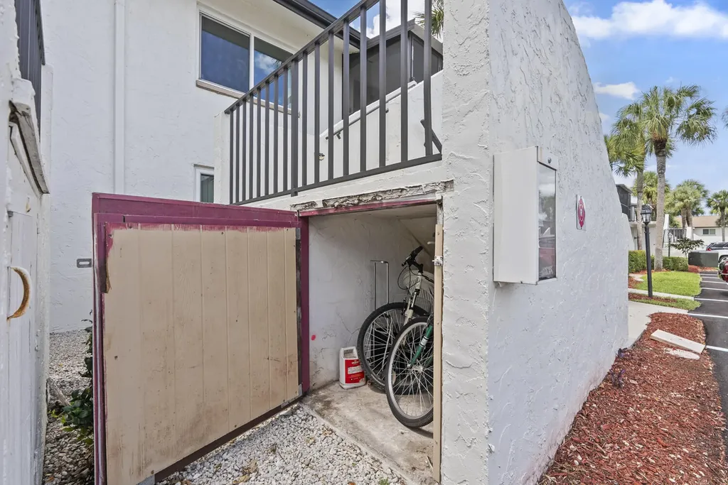 3532 Antarctic Circle Naples FL 34112