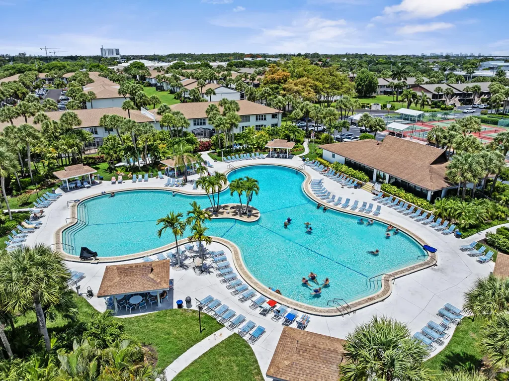3532 Antarctic Circle Naples FL 34112