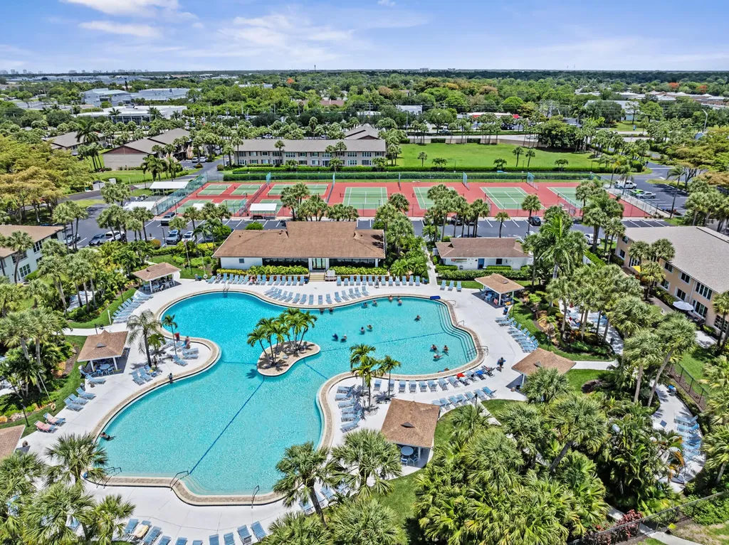3532 Antarctic Circle Naples FL 34112