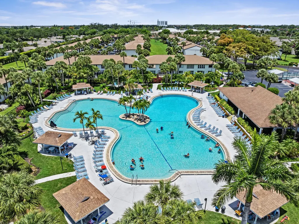 3532 Antarctic Circle Naples FL 34112
