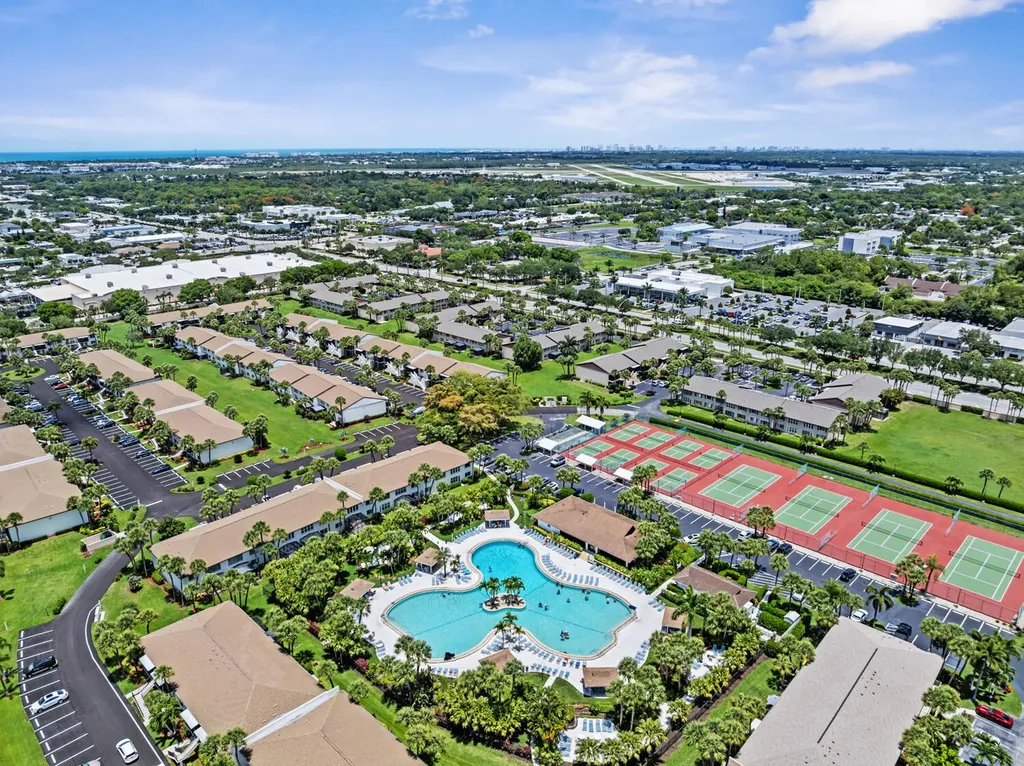 3532 Antarctic Circle Naples FL 34112