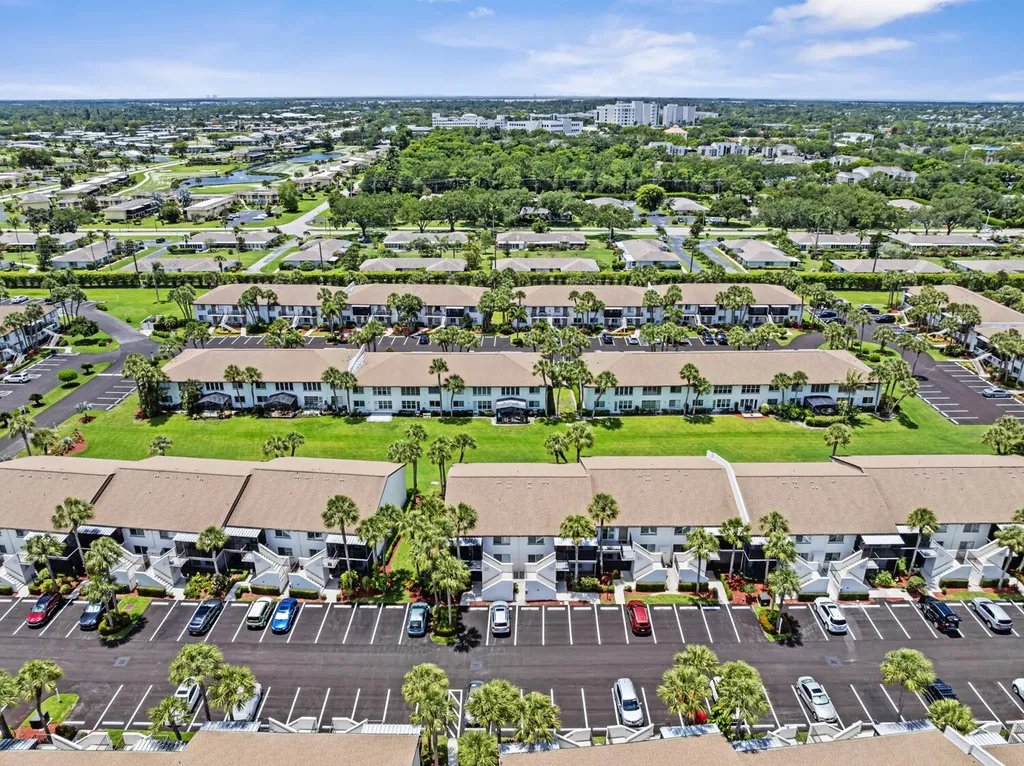 3532 Antarctic Circle Naples FL 34112