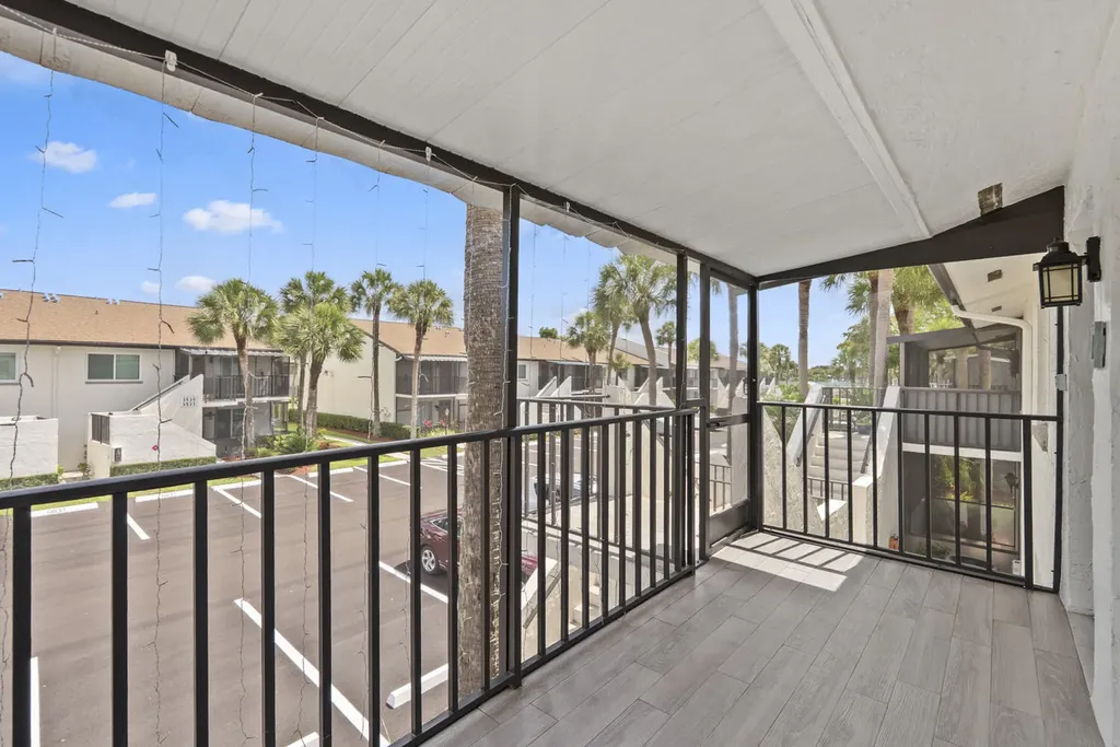 3532 Antarctic Circle Naples FL 34112