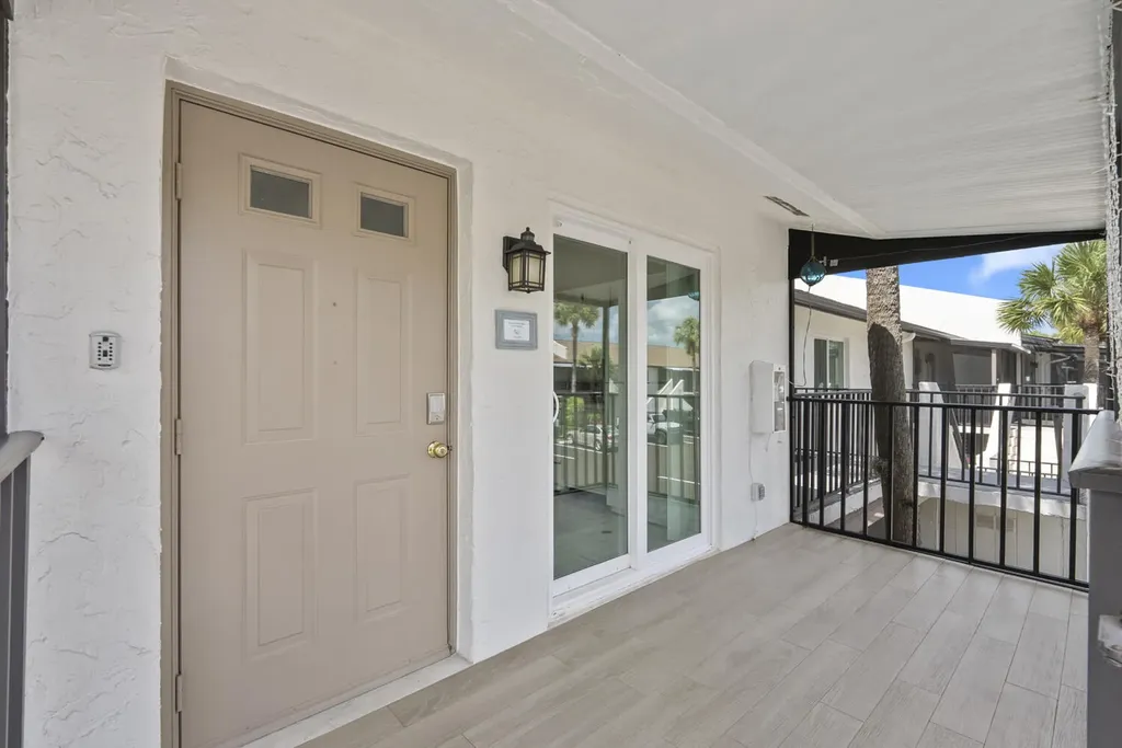 3532 Antarctic Circle Naples FL 34112