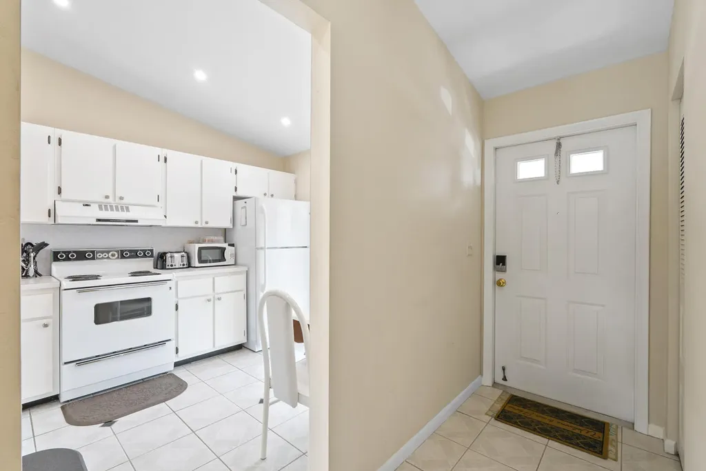3532 Antarctic Circle Naples FL 34112