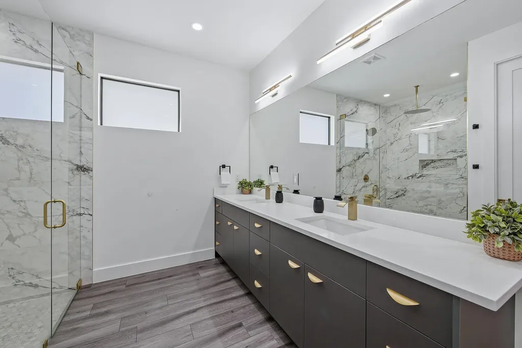 3384 Canal Street Naples FL 34112