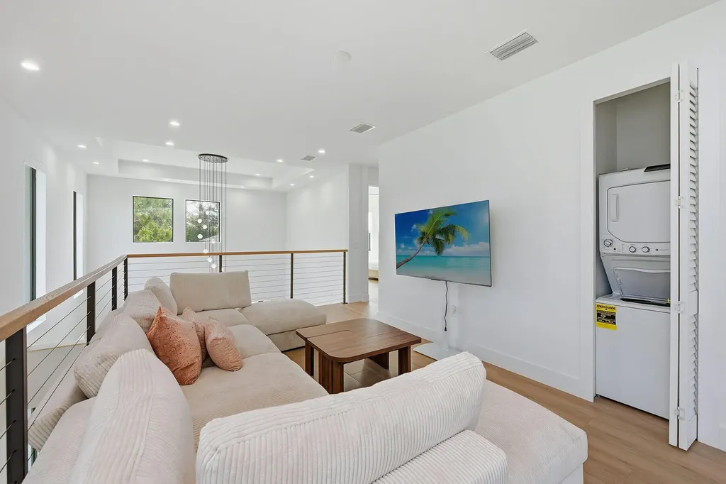 3384 Canal Street Naples FL 34112