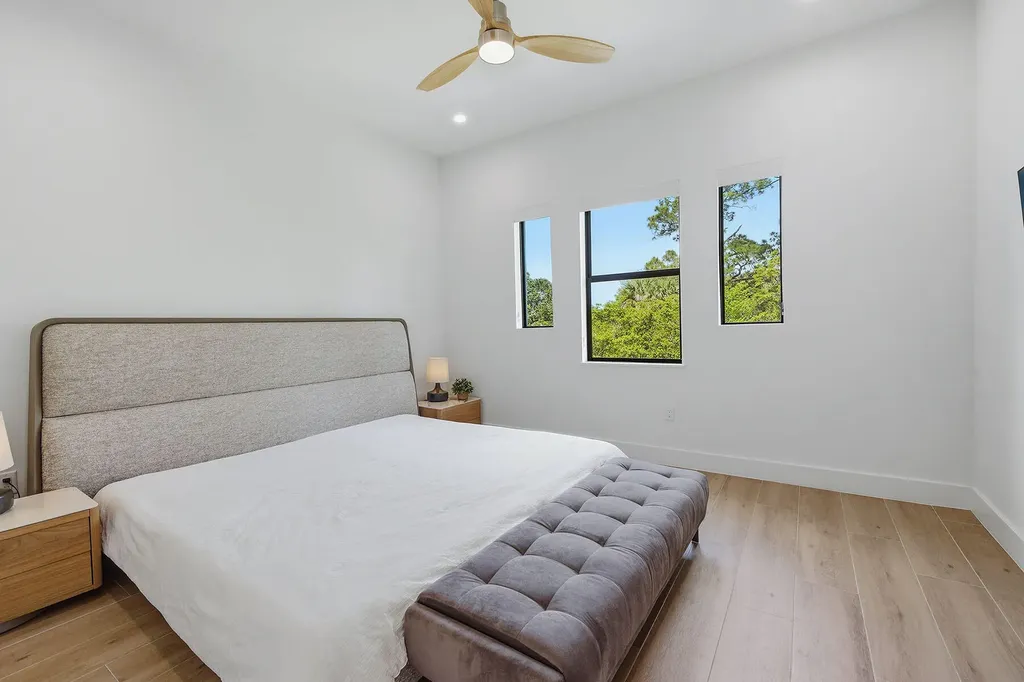 3384 Canal Street Naples FL 34112
