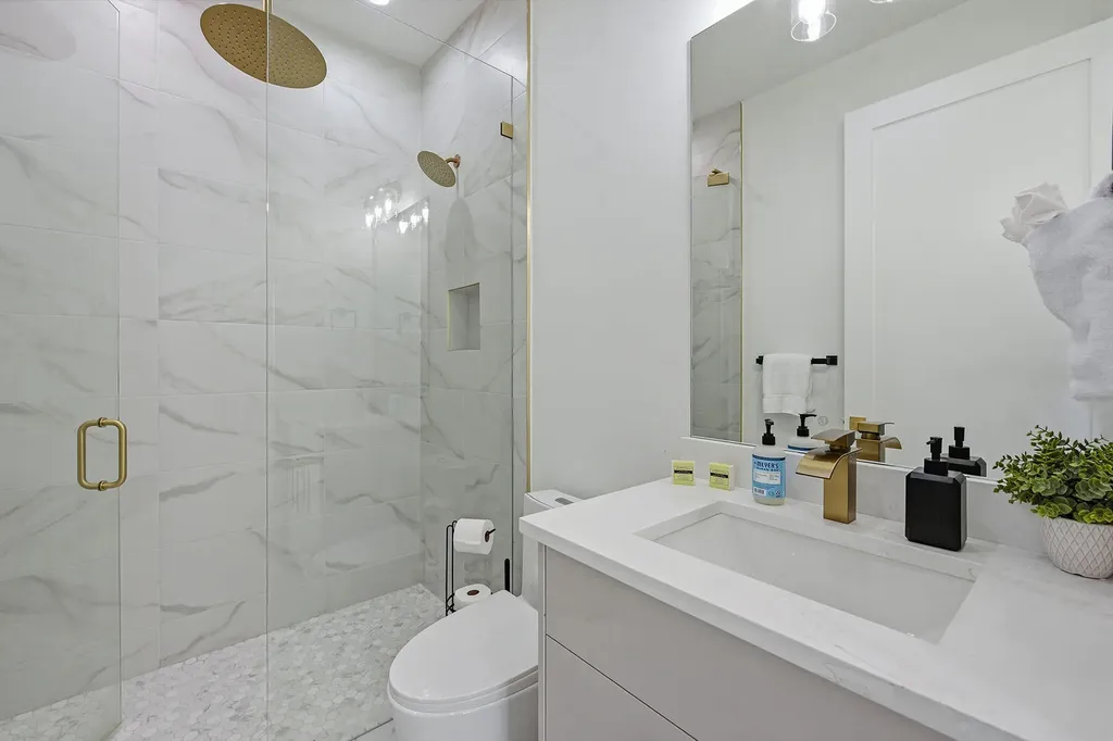 3384 Canal Street Naples FL 34112