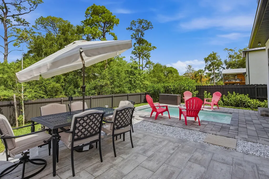 3384 Canal Street Naples FL 34112