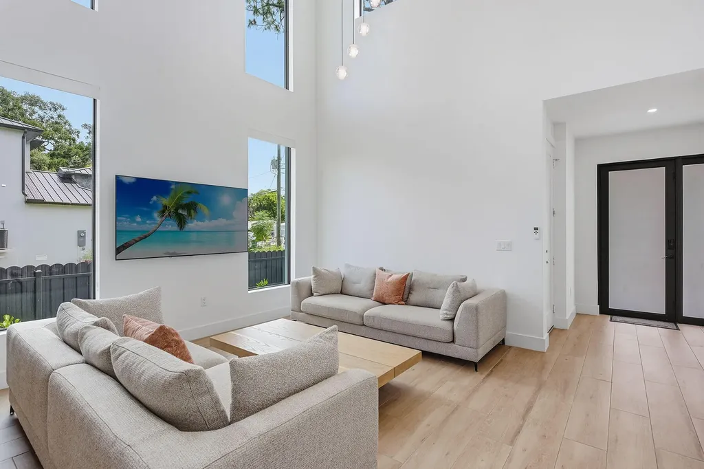 3384 Canal Street Naples FL 34112