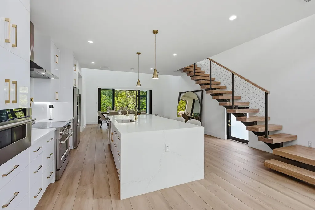 3384 Canal Street Naples FL 34112