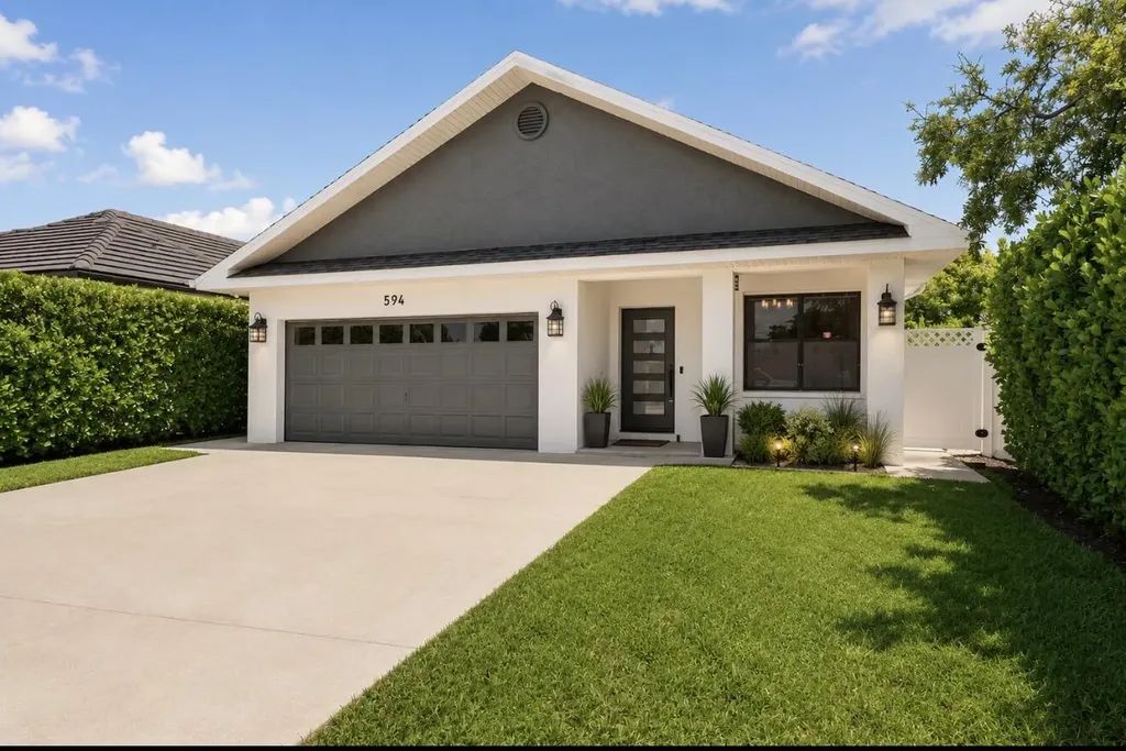 Naples FL, 594 108TH Avenue N