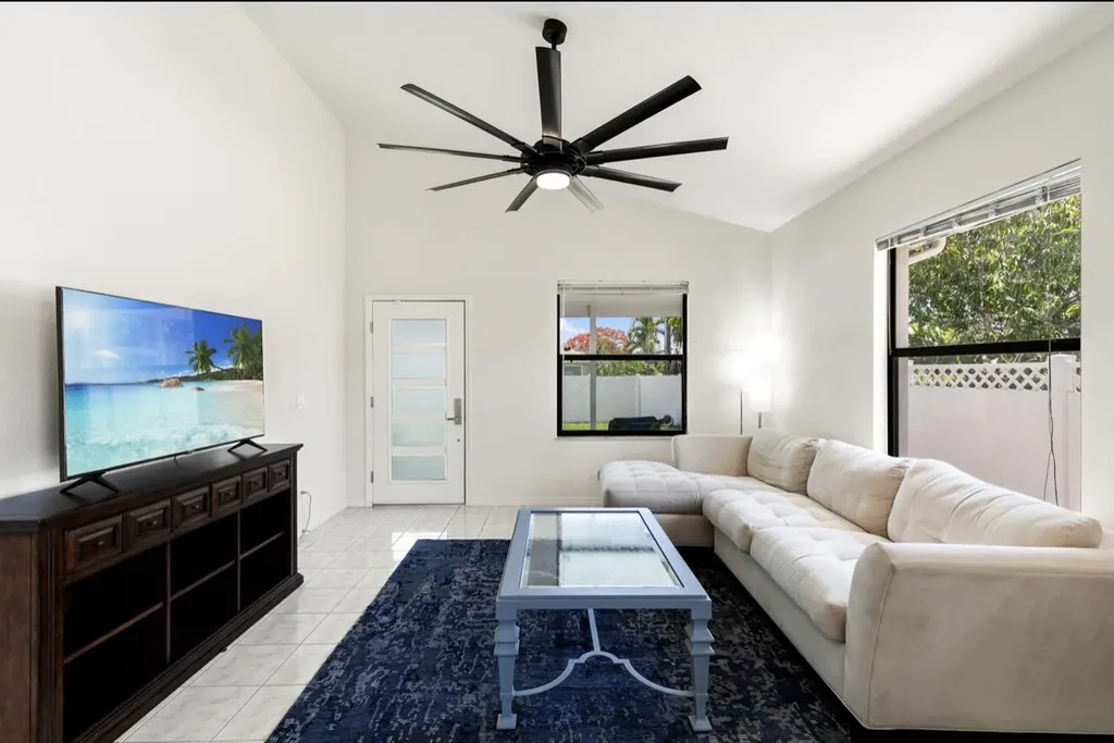594 108th Avenue N Naples FL 34108