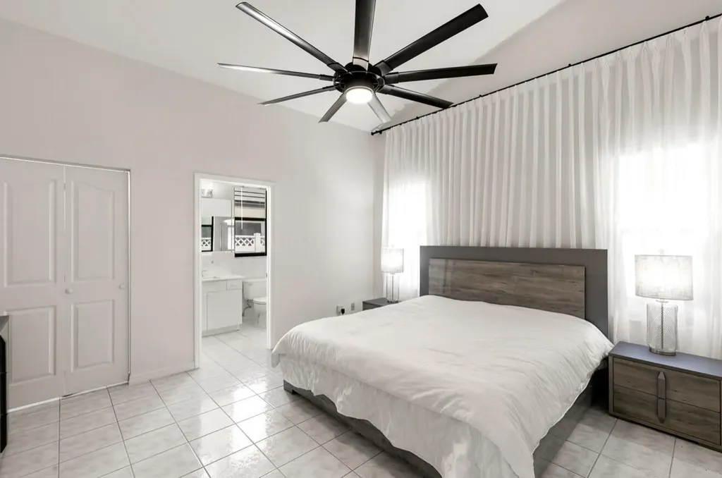 594 108th Avenue N Naples FL 34108