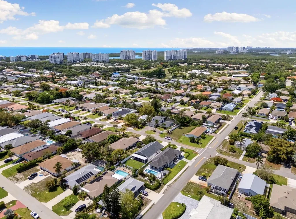 594 108th Avenue N Naples FL 34108