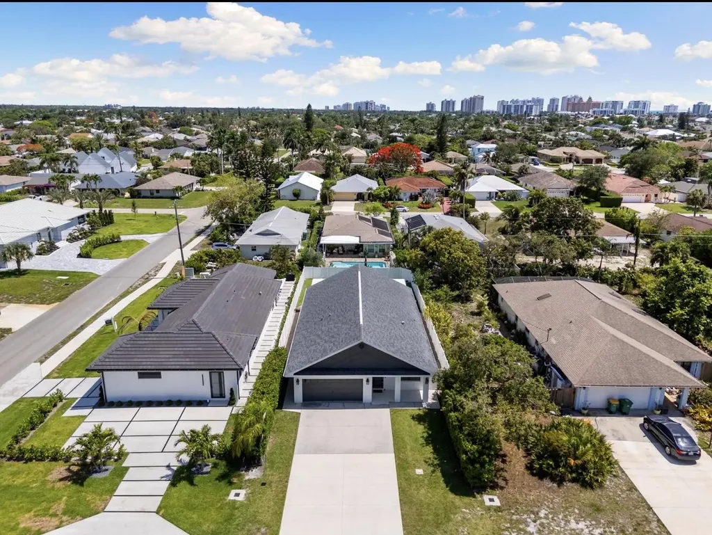 594 108th Avenue N Naples FL 34108