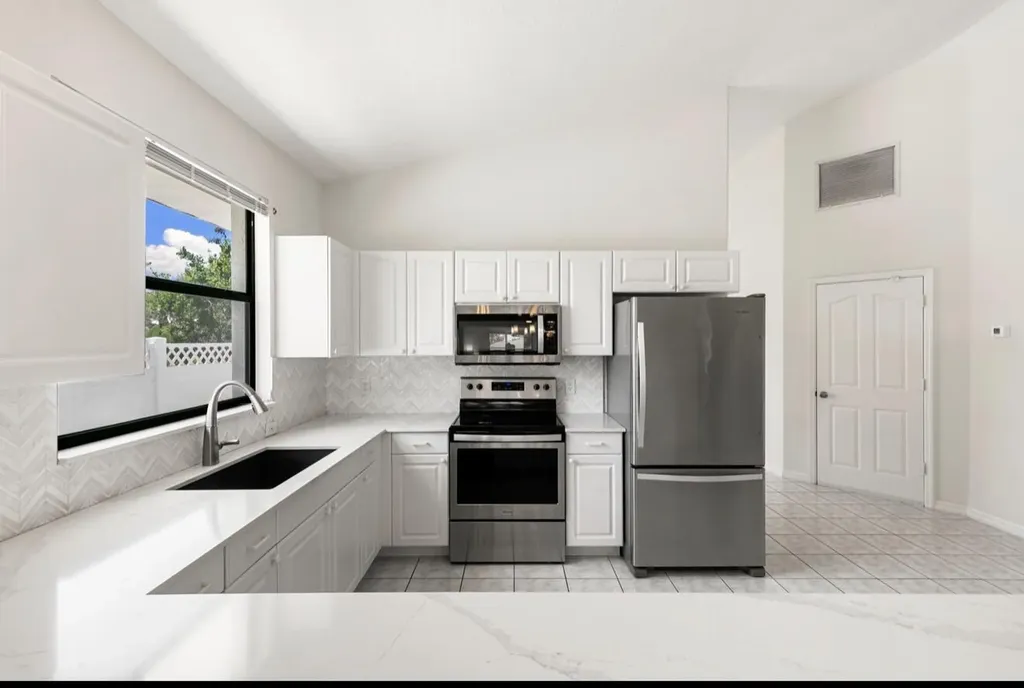 594 108th Avenue N Naples FL 34108