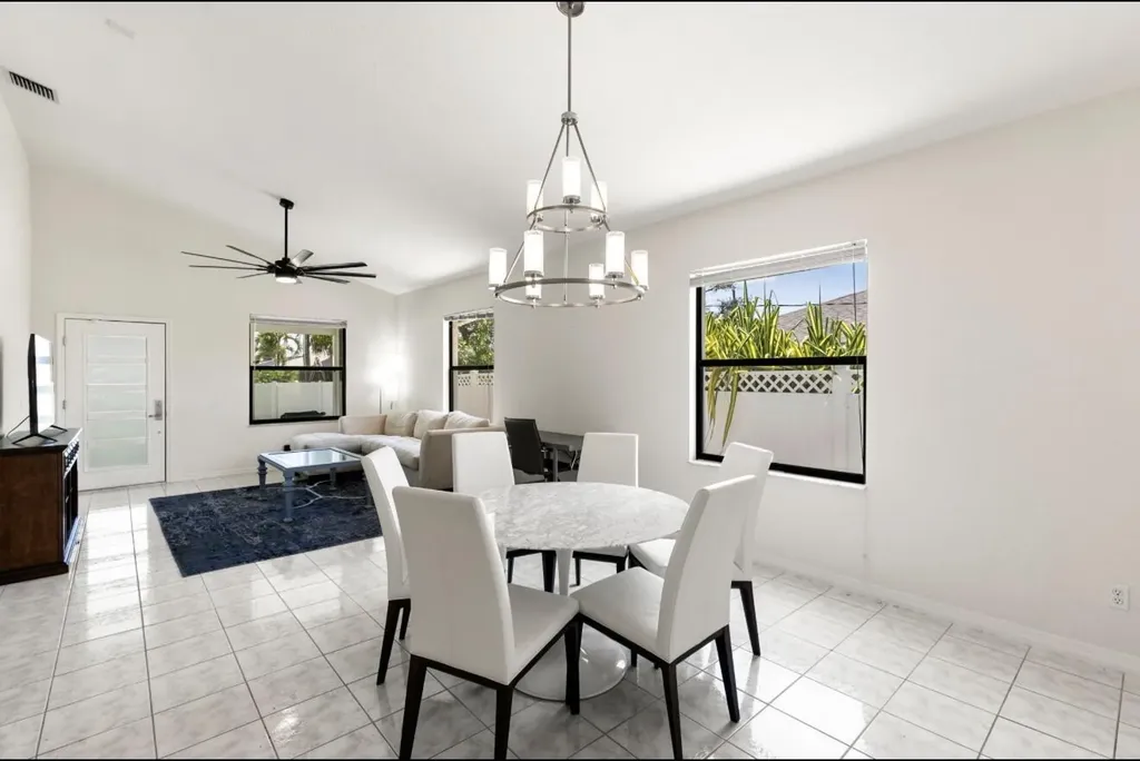 594 108th Avenue N Naples FL 34108
