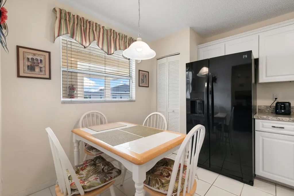 685 Squire Circle Naples FL 34104