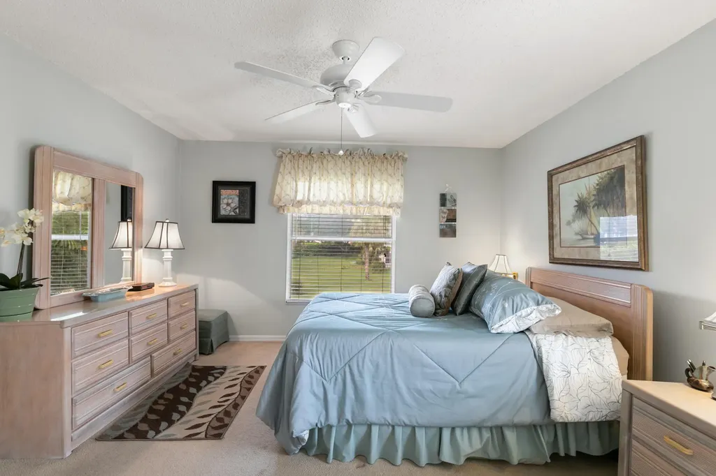 685 Squire Circle Naples FL 34104