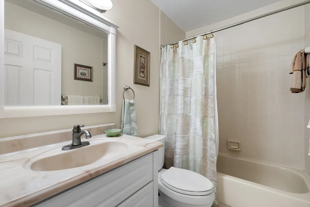685 Squire Circle Naples FL 34104