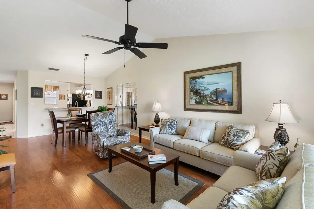 685 Squire Circle Naples FL 34104
