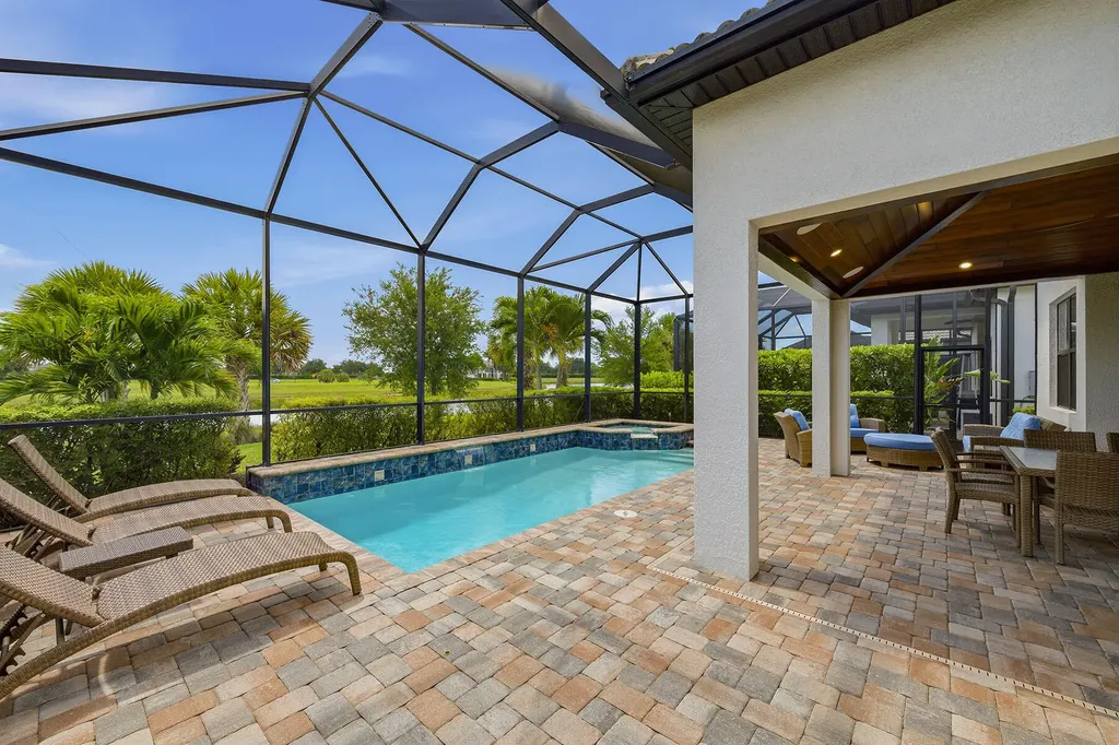 2764 Amaranda Court Naples FL 34114