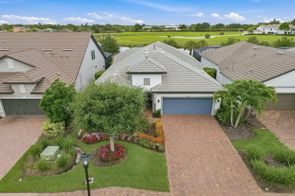 2764 Amaranda Court Naples FL 34114