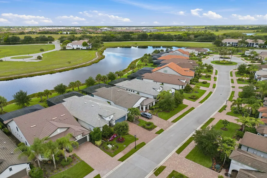2764 Amaranda Court Naples FL 34114