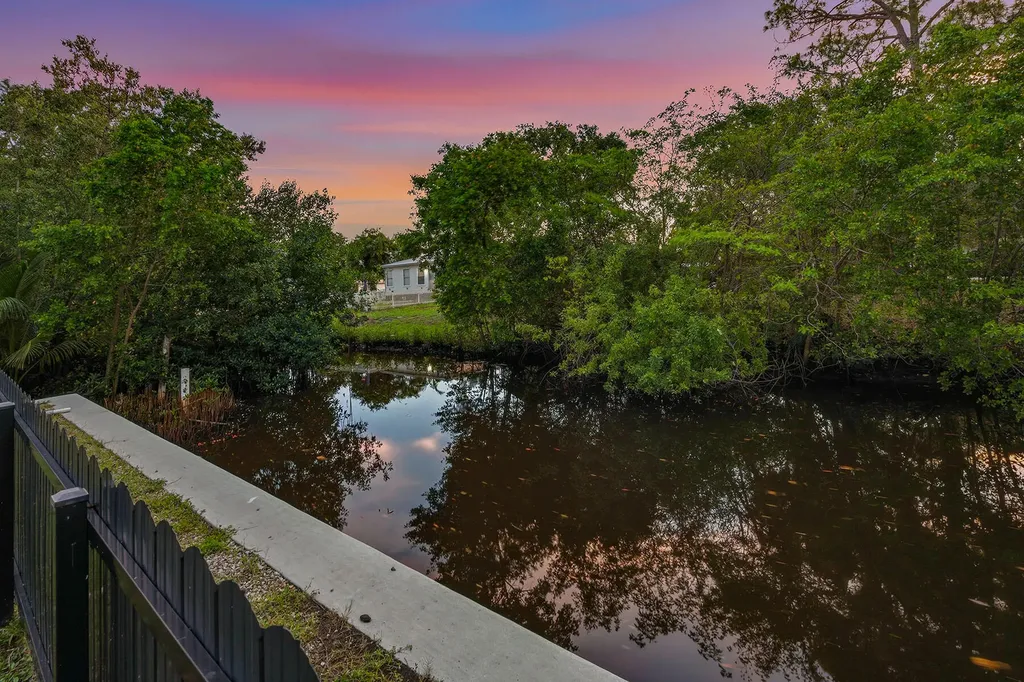 3400 Canal Street Naples FL 34112