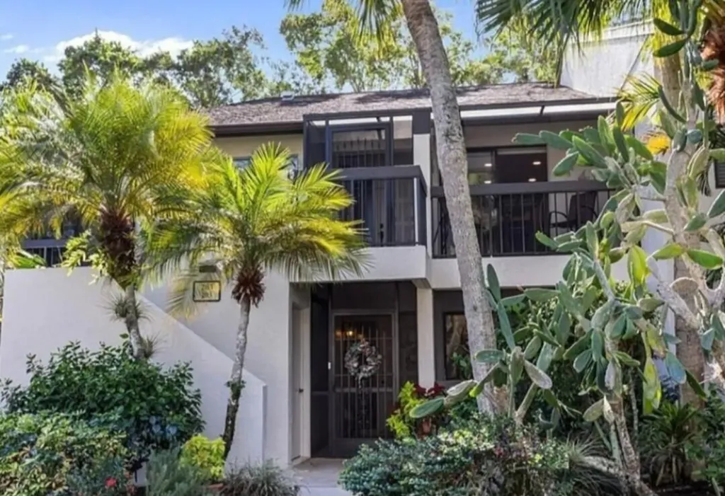 Naples FL, 1814 Kings Lake Boulevard, Unit 203