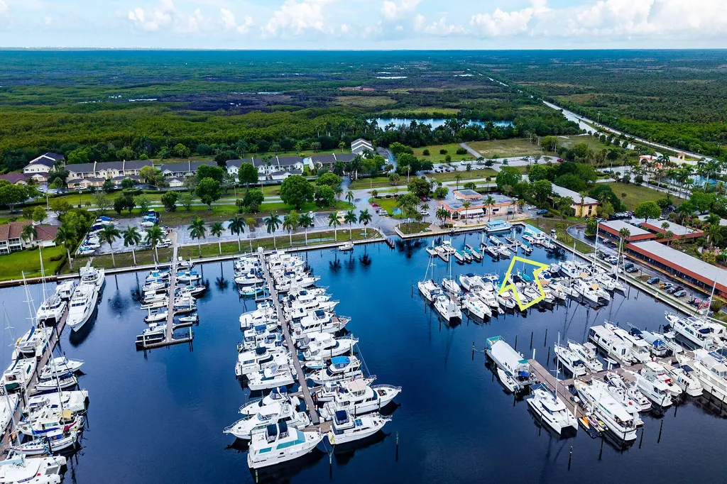 525 Newport Drive Naples FL 34114