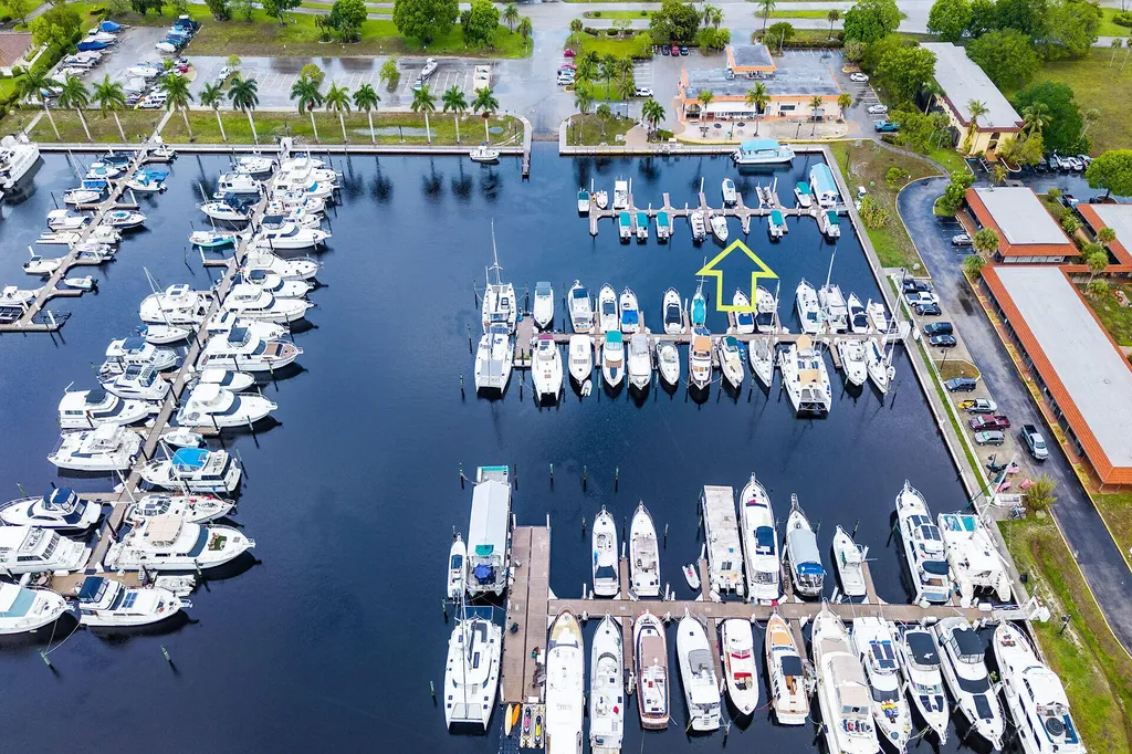 525 Newport Drive Naples FL 34114