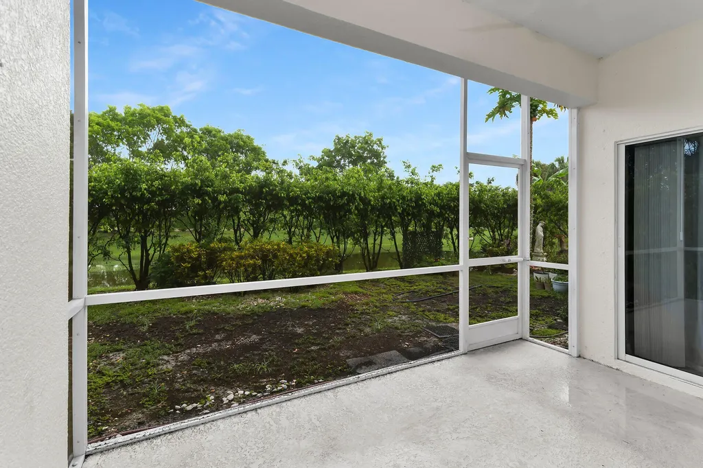 365 Stella Maris Drive N Naples FL 34114
