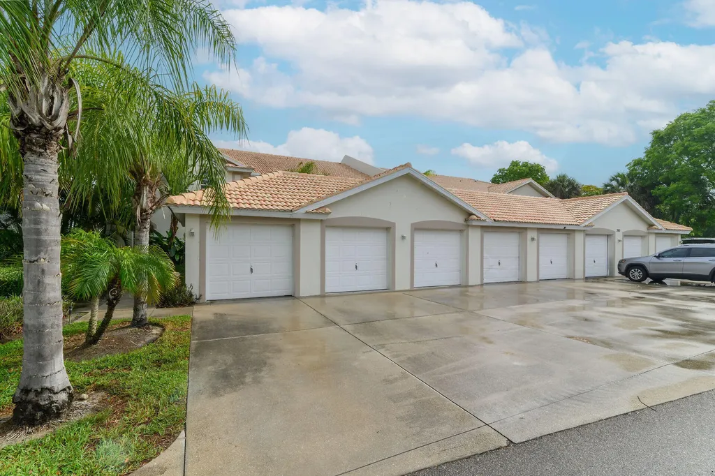 365 Stella Maris Drive N Naples FL 34114