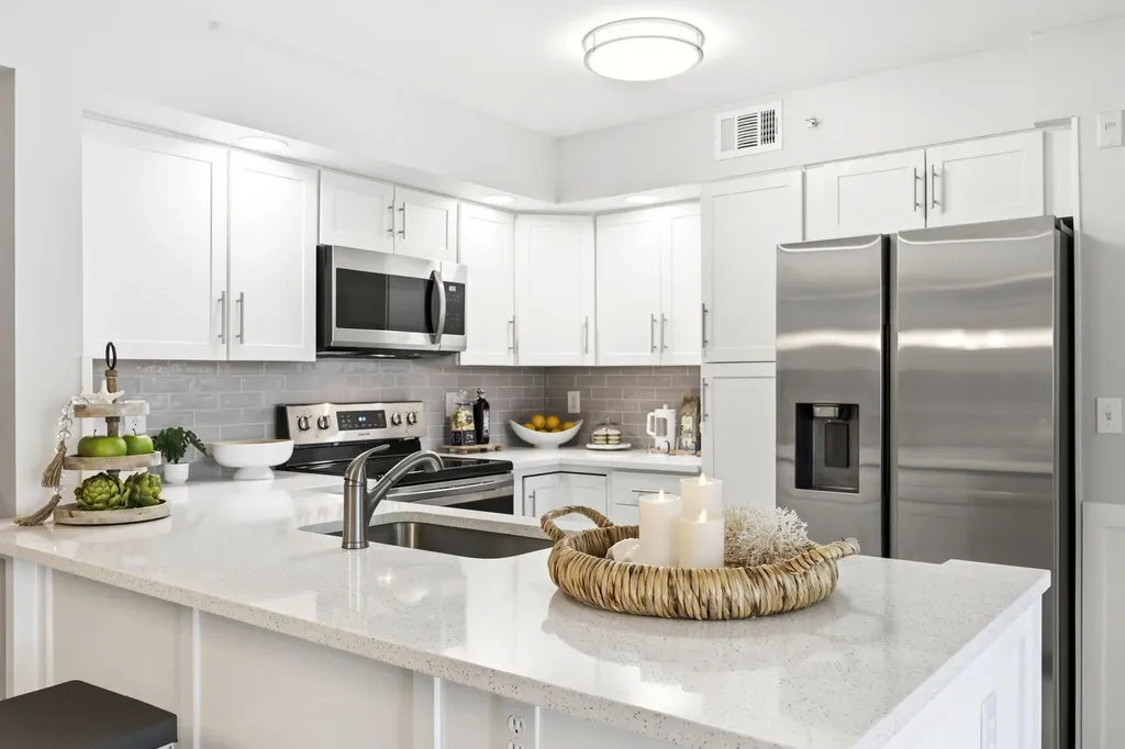 1240 Wildwood Lakes Boulevard Naples FL 34104