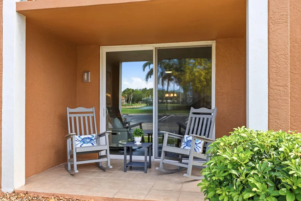 1240 Wildwood Lakes Boulevard Naples FL 34104