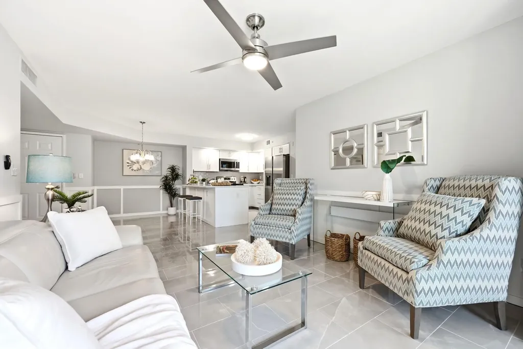 1240 Wildwood Lakes Boulevard Naples FL 34104